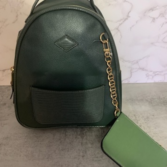 Backpack - Picture 1 of 4